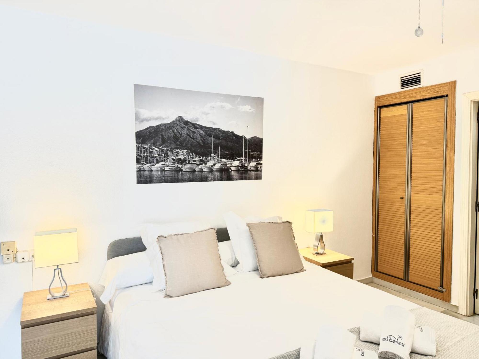 Center By Eaw Homes Apartamento
